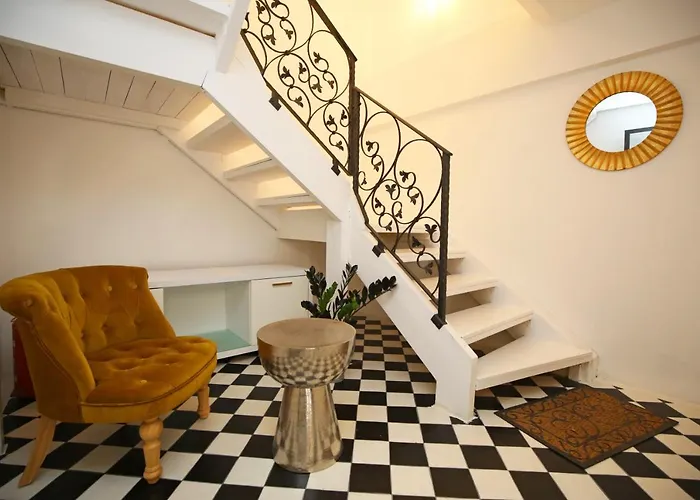 Swan City Apartment & Room